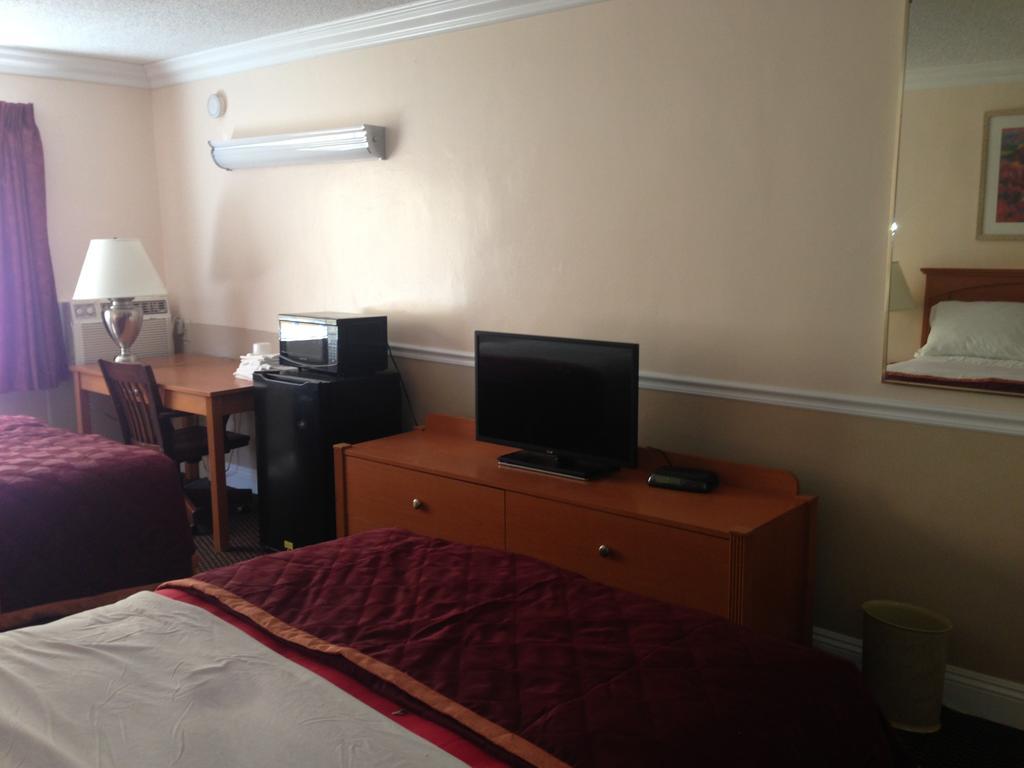 Americas Best Value Inn - Downtown Oakland/Lake Merritt Quarto foto